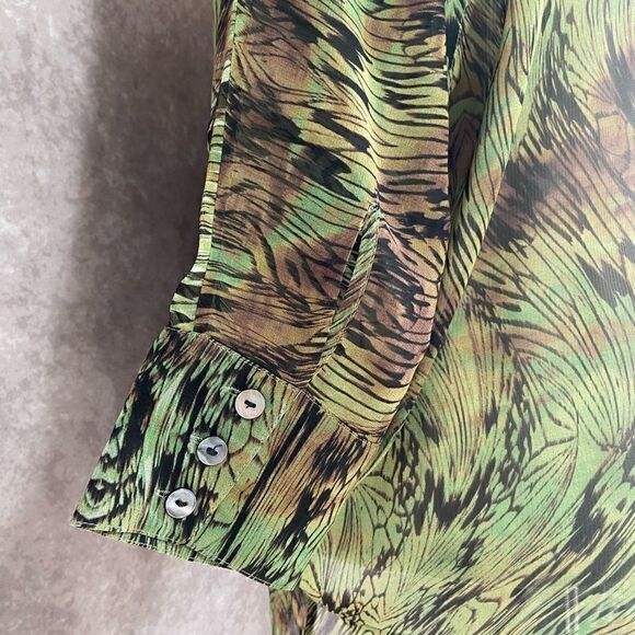 Da-Nang Collared Button Down 3/4 Sleeve Silk Top - Picture 7 of 13